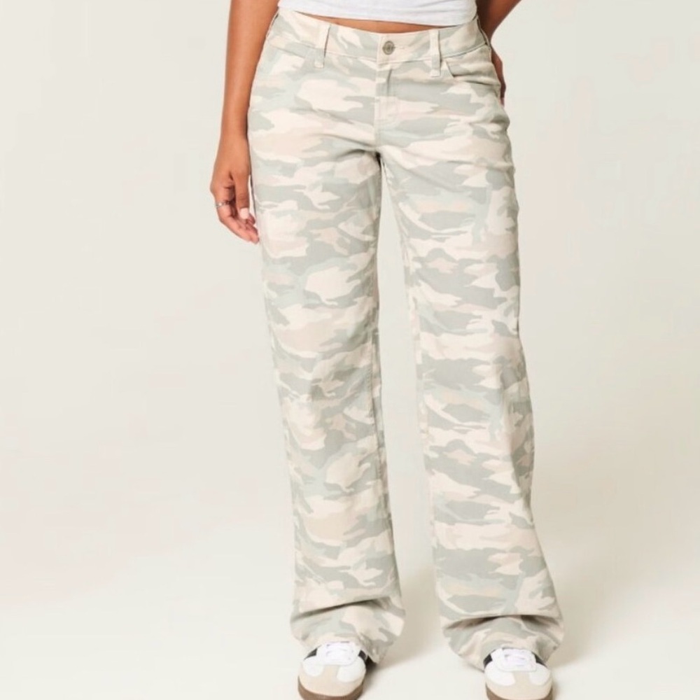 NWT Hollister Light Khaki Green & Cream Camo Baggy Low-Rise Pants